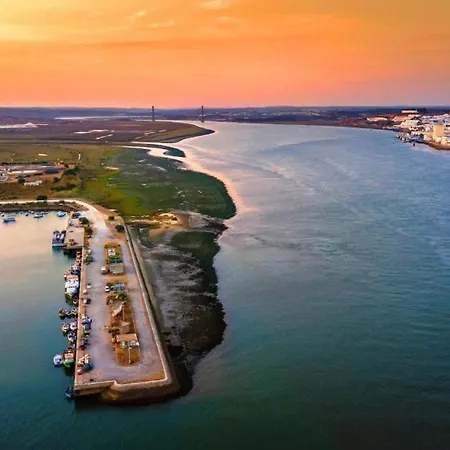 Apartamento Mossbrae-tavira Centre, Terrasse Et Piscine